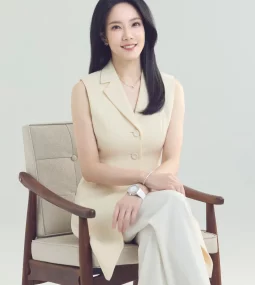 ELLE矽谷電波專訪_羅玉佩醫師_琢璞診所